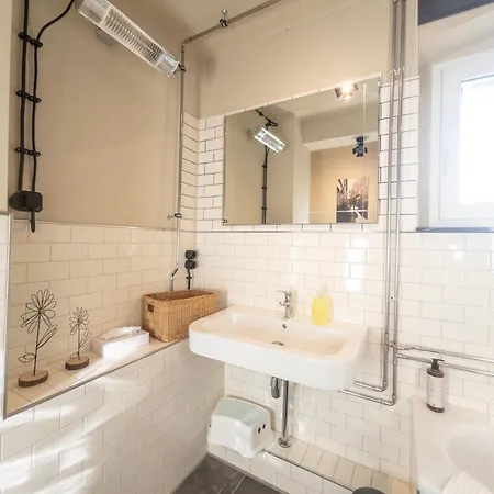 Stylisch Loft I Industrie-design I Kamin I Netflix Apartment Halle (Saale)