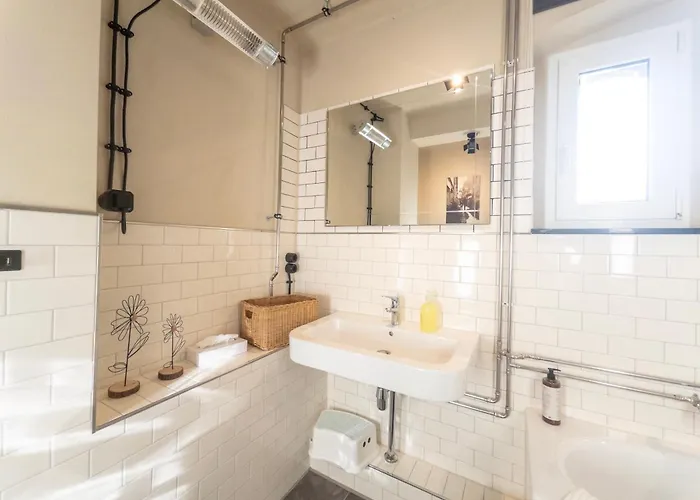 Stylisch Loft I Industrie-design I Kamin I Netflix Apartment Halle (Saale)